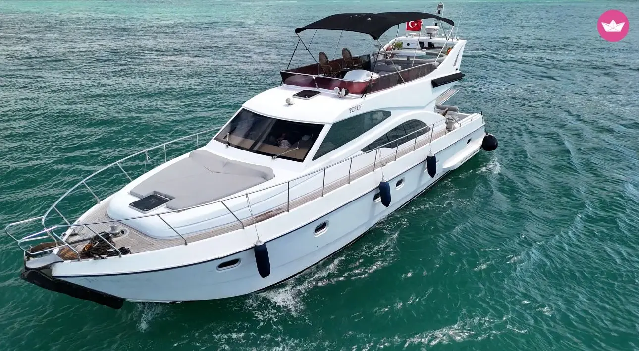 Aden Prestige Motoryat ile İstanbul Boğazı yat kiralama